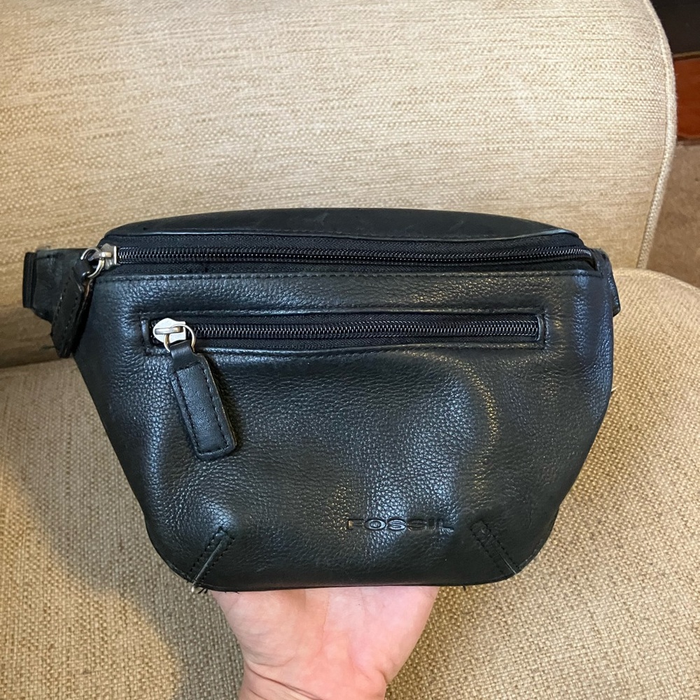 Fossil Black Crossbody Bag Minimalist Design Smooth Finish